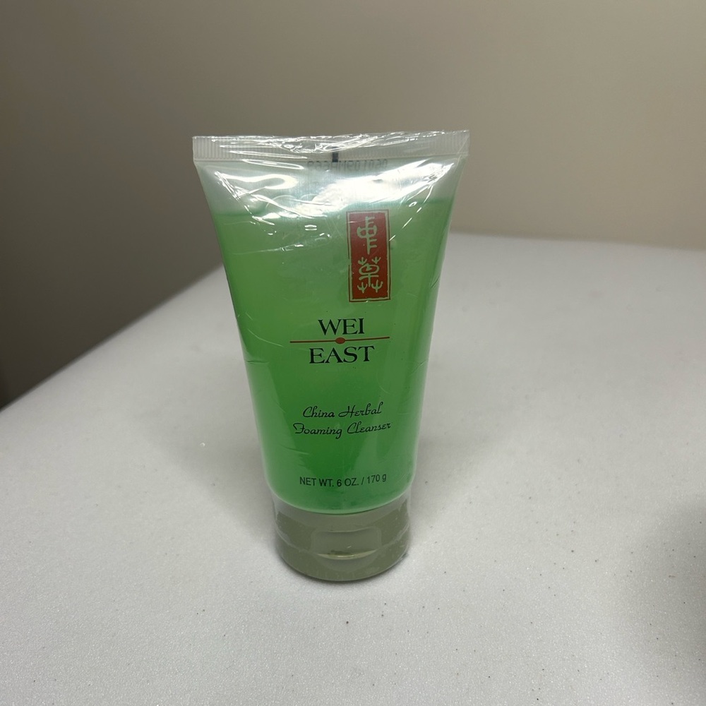 New Wei East China Herbal Foaming Cleanser